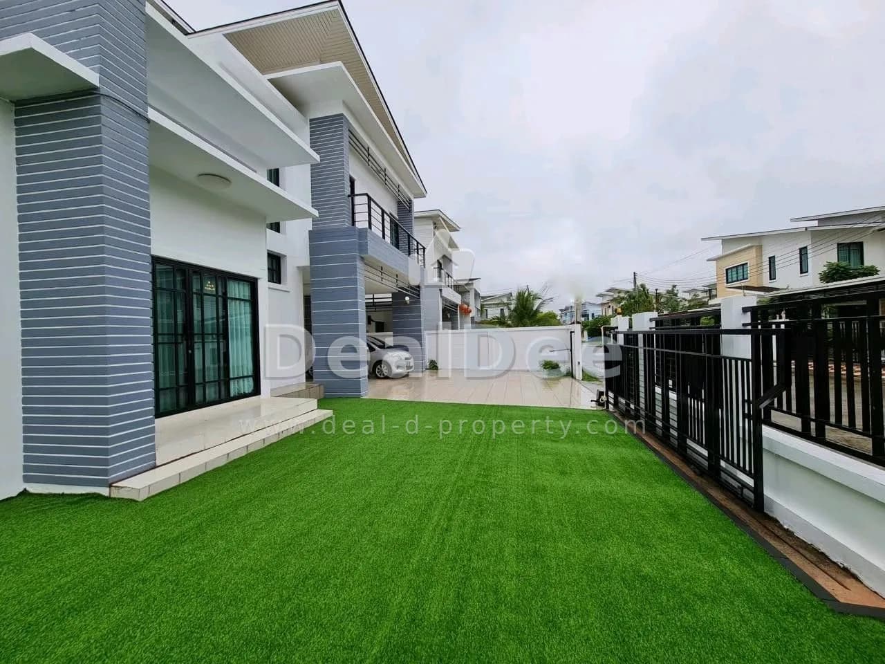 Urgent sale with tenant, single-detached house in the heart of Rayong city, convenient transportation
