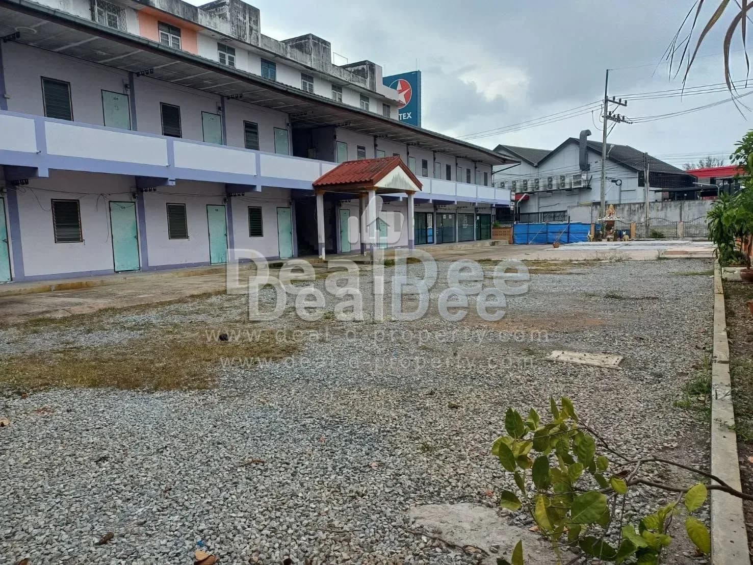 Land with 2-Storey Building for Sale, Pattaya, 489 sq.wah, Opposite Ambassador, 1 RAI 89 SQ.M.