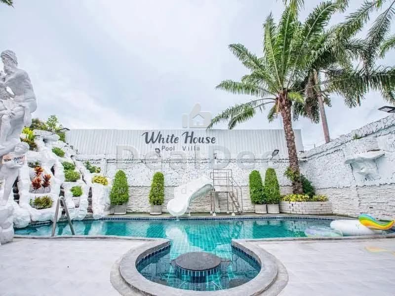 White House Poolvilla
